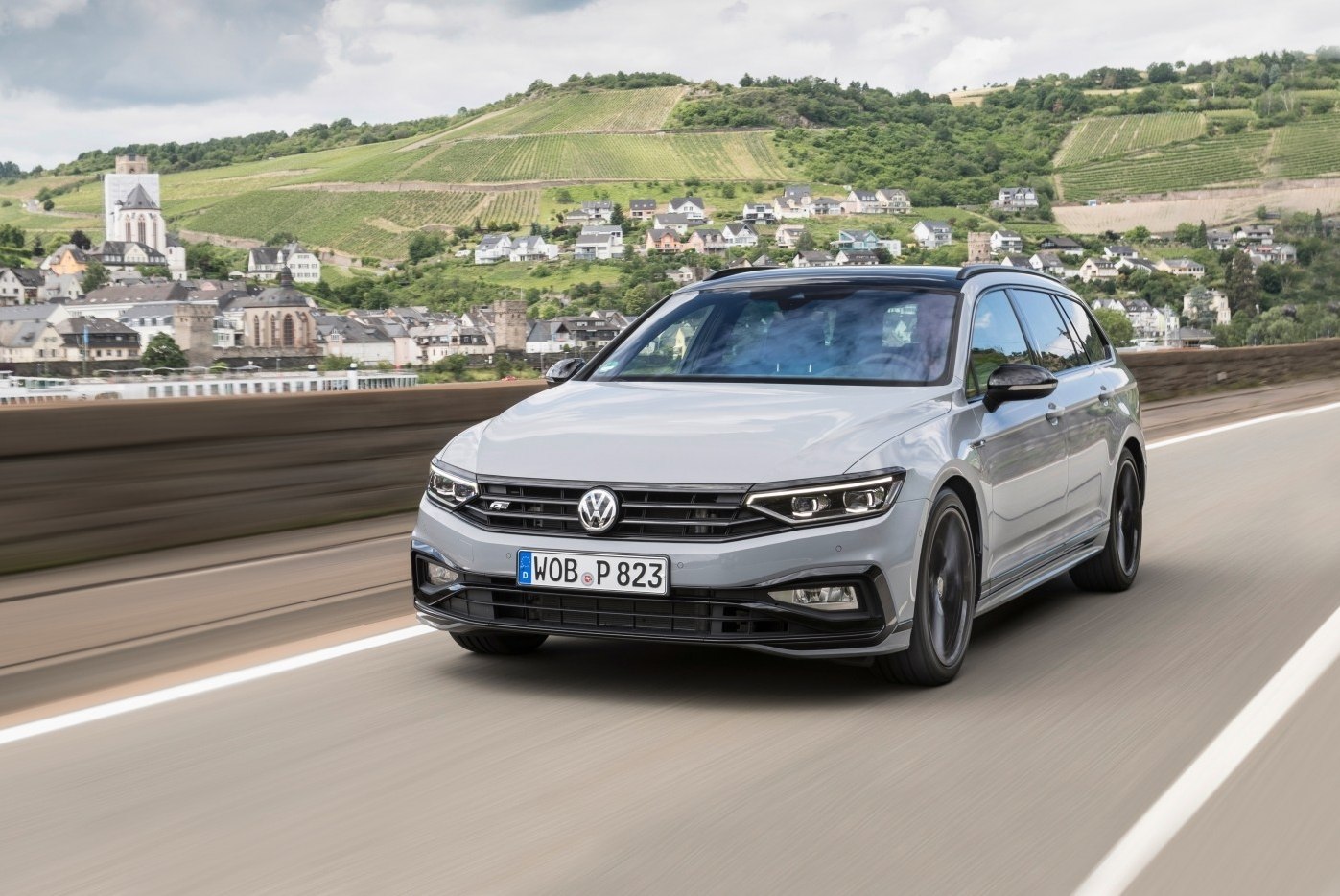 Volkswagen Passat Variant Универсал класса D - фото 0